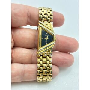 Vintage Elgin Quartz Watch Asymmetrical Triangle Black Dial Two Tone ED323-007